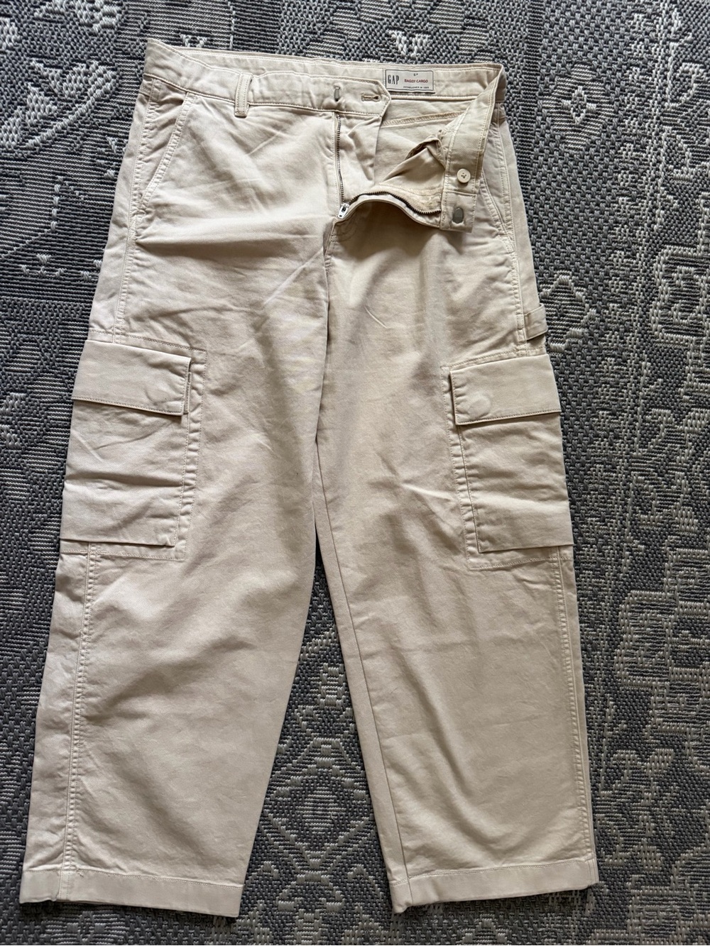 GAP Women's Light Beige Cargo Pants